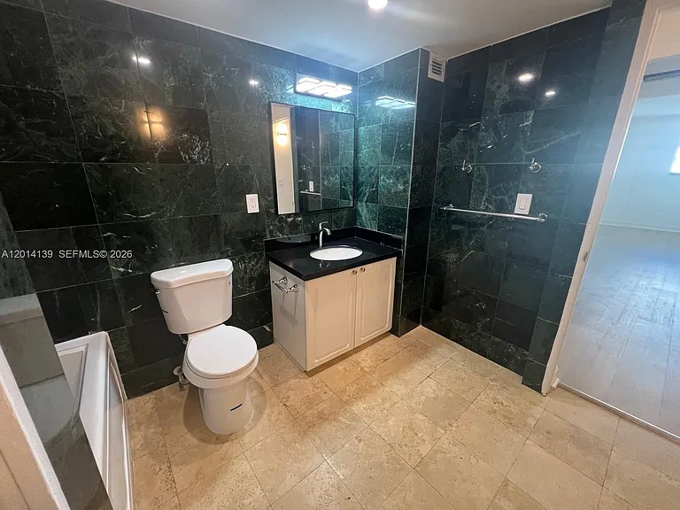 19390 Collins Ave #402 — Photo 4
