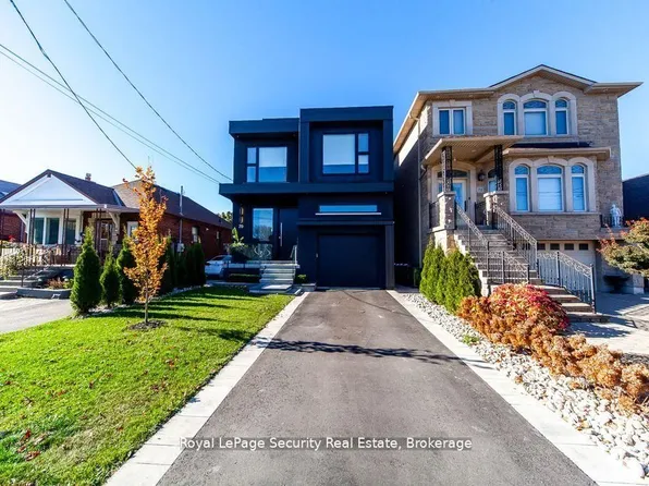 70 Chamberlain Ave #2, Toronto, ON M6E 4K1