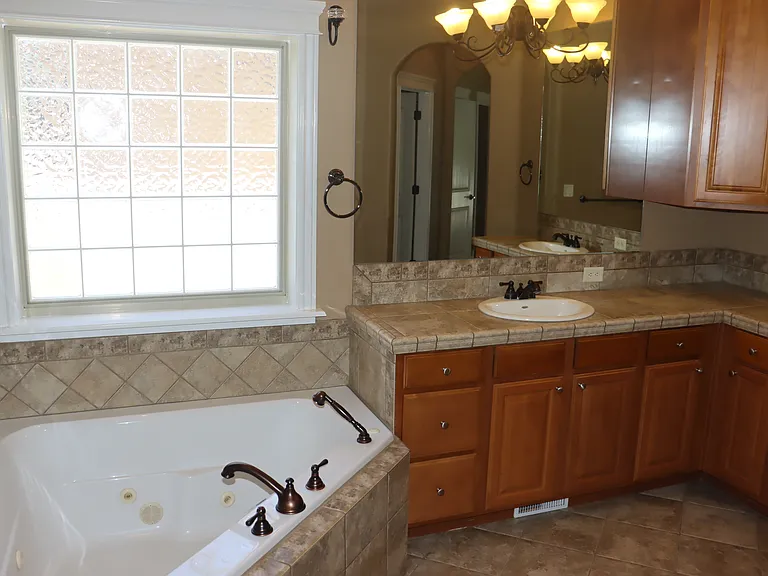 580 E Fallingbranch Dr — Photo 12