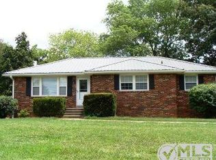 6035 Buzzard Creek Rd, Cedar Hill, TN 37032
