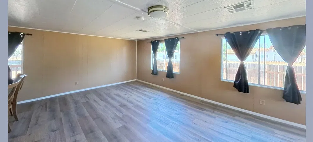 3 bed, 1300 sqft, $2,800 — Photo 2