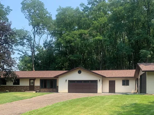 N5688 Hickory Hill Lane, Green Lake, WI 54941