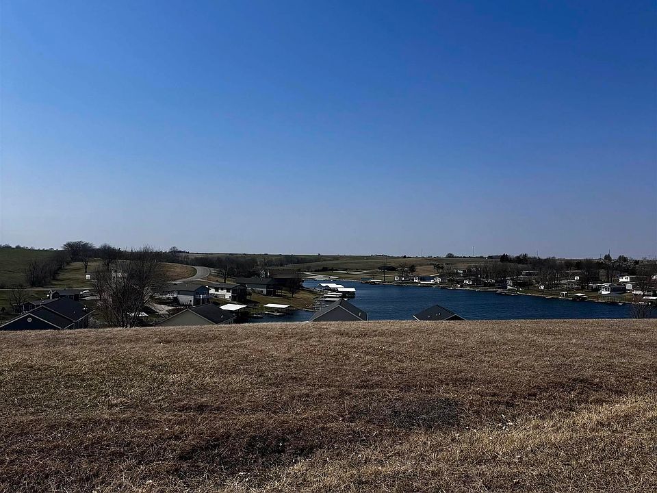 2nd image of 2054 Lake Cir
