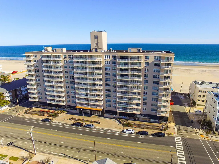 9400 Atlantic Ave #1116 — Photo 2