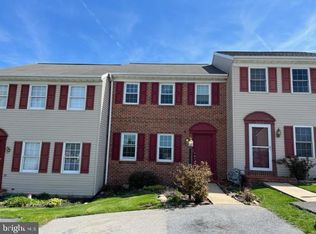 2675 Woodmont Dr, York, PA 17404
