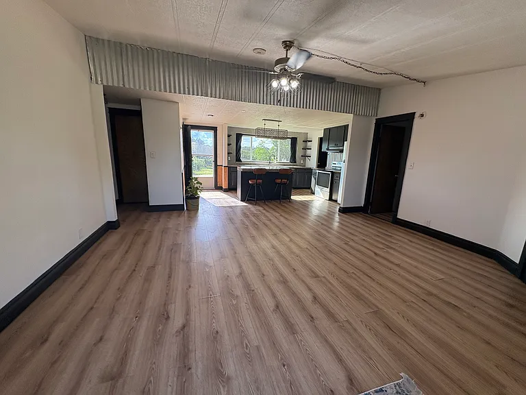 1407 Colonneh — Photo 3
