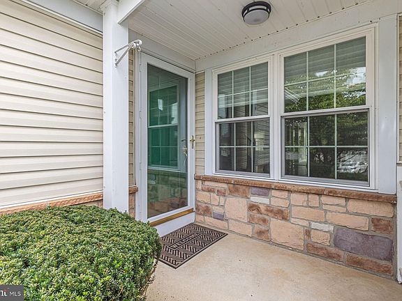 2nd image of 102 Waverly Ln #4