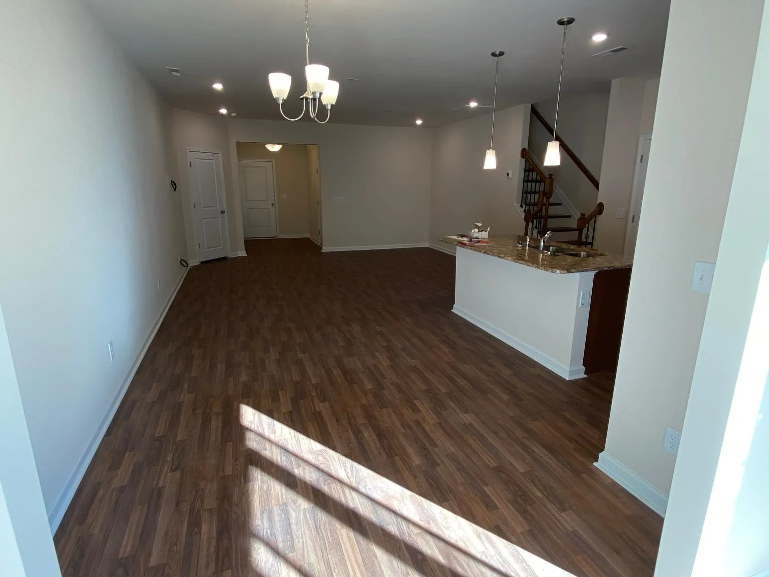 3 bed, 2.5 bath, 1658 sqft, $1,800 — Photo 4