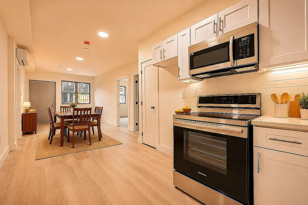 431 Warwick Street — Photo 1