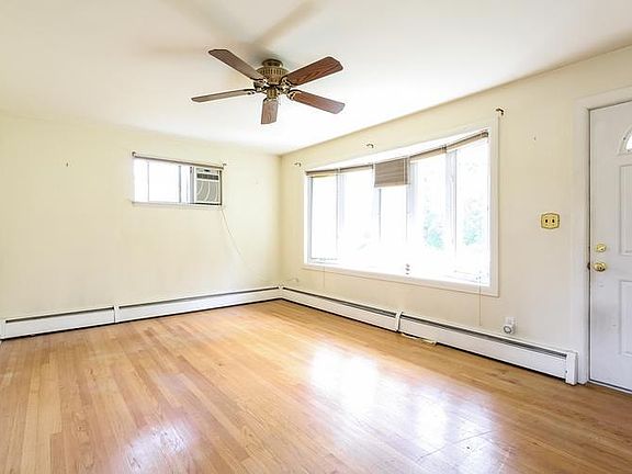 4th image of 313 Park Ave