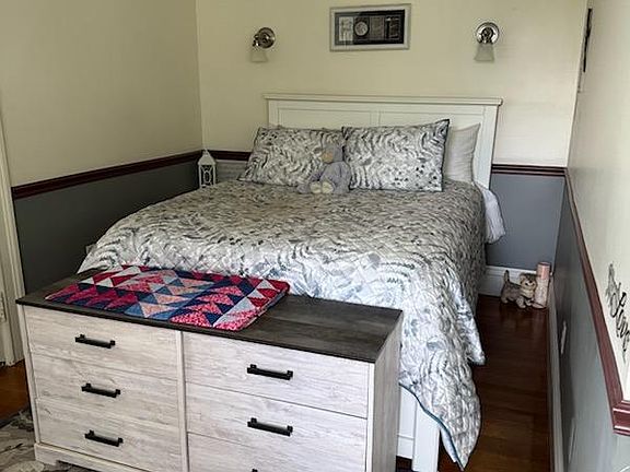 2nd image of 24 Prince St APT 3B