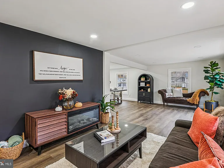 4250 Piper Ln — Photo 14
