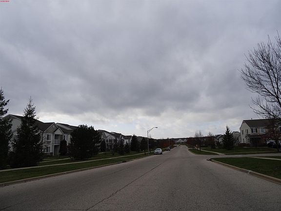 5th image of 205 Silverstone Dr