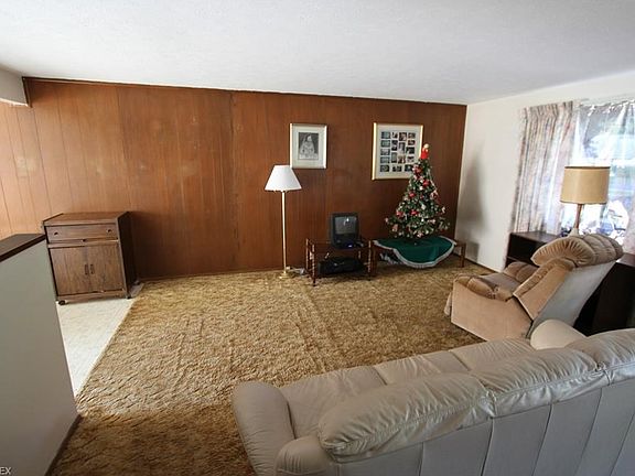 3rd image of 4715 Robinwood Dr
