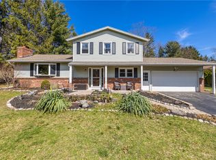 510 Adams Valley Cir, Webster, NY 14580