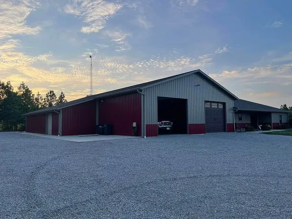 23757 N Carpenter Ln, Centralia, IL 62801