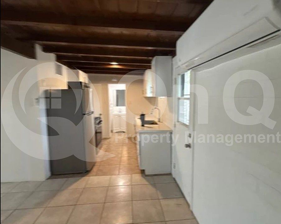 2nd image of 3564 E Kleindale Rd APT A