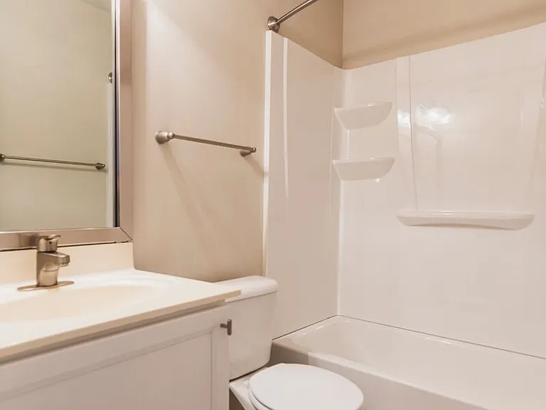 Harbor Village Apartments — Photo 12