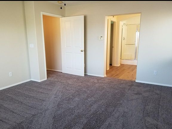 5th image of 33618 Delphinium Ln
