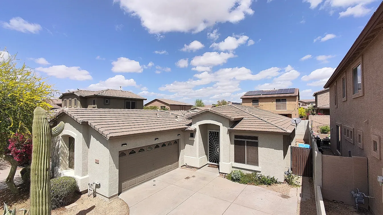 3 bed, 1361 sqft, $2,300 — Photo 3