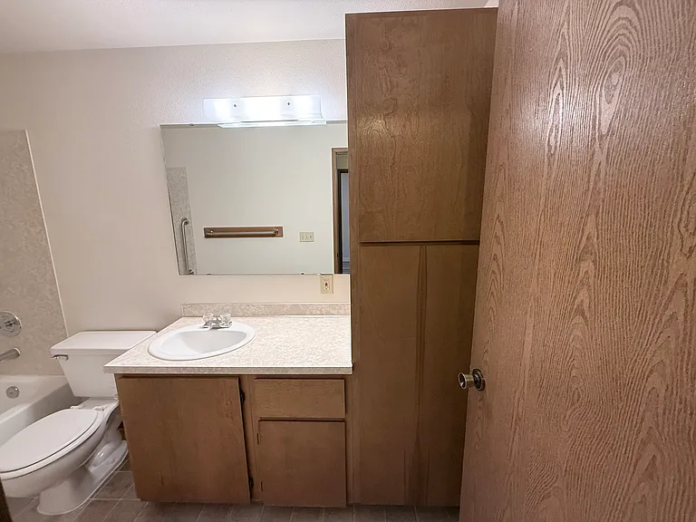 Manor Apartments — Photo 19