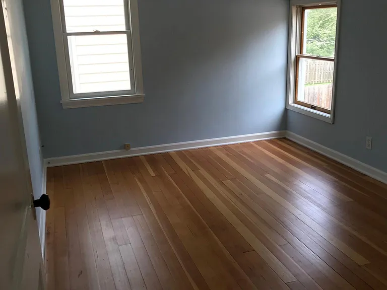 20754 Woodstock Ave — Photo 6