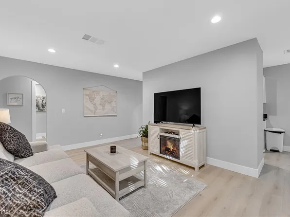1852 N Decatur Blvd Unit 104, Las Vegas, NV 89108