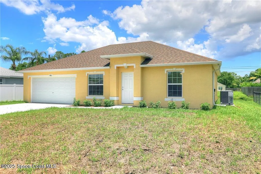 3 bed, 2.0 bath, 1275 sqft, $2,000 — Photo 2