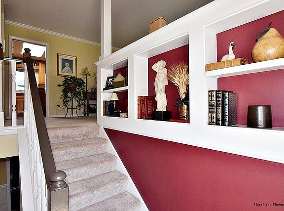 5th image of 925 Foxwood Cir