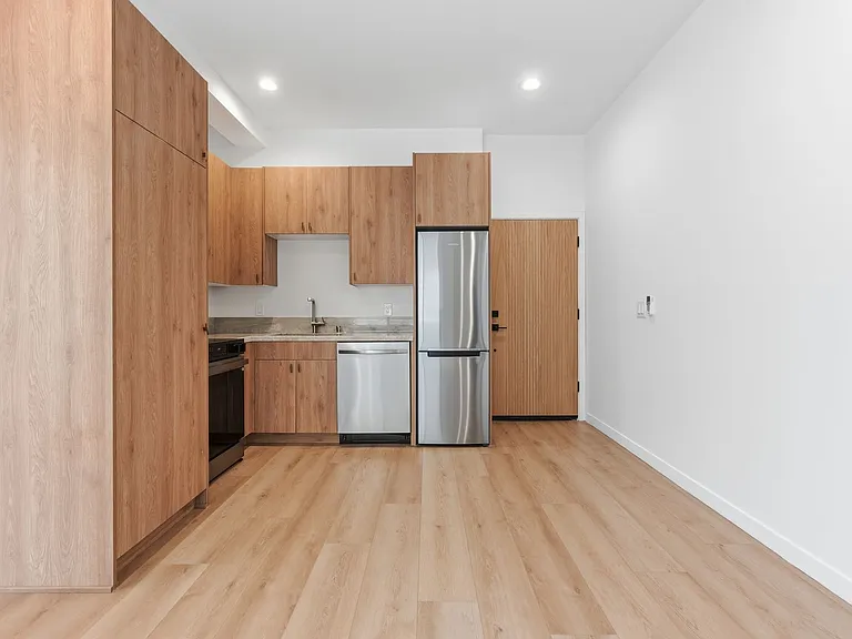 1105 N. Coast Highway | Sand Castle Apartments — Photo 4