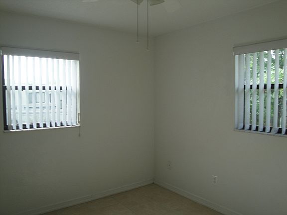 5th image of 407A N Fowler Dr