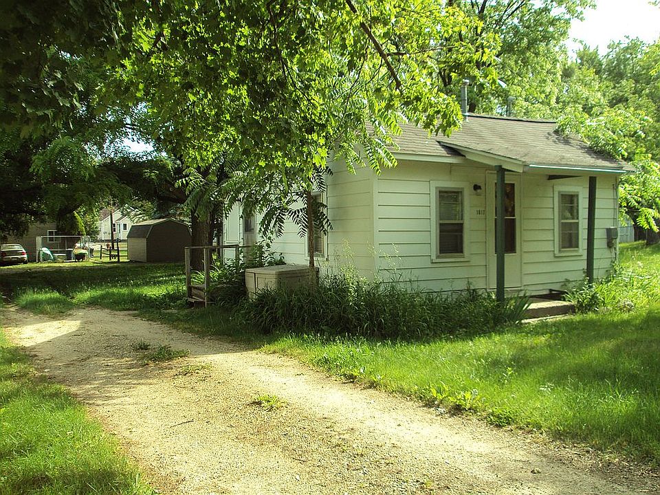 2nd image of 1017 Arthur Ave