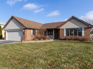 18361 Country Ln, Lansing, IL 60438