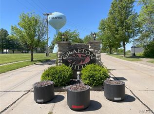 110 Grafton Hills Dr, Grafton, IL 62037