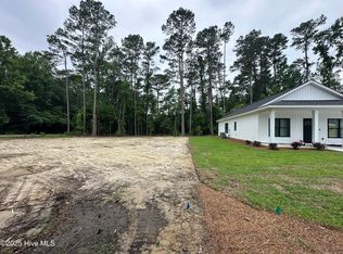 605 N Timberly Ln, Burgaw, NC 28425