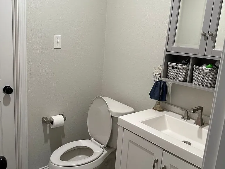 801 Faircreek Ln — Photo 9