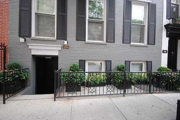 Rented by Bold New York | media 36