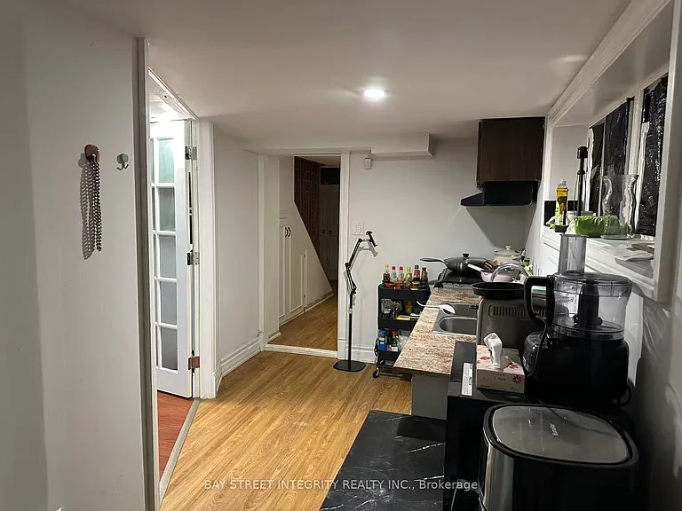 275 Estelle Ave #LOWER — Photo 4
