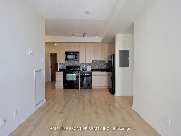 30 Canterbury Pl #703 — Photo 3
