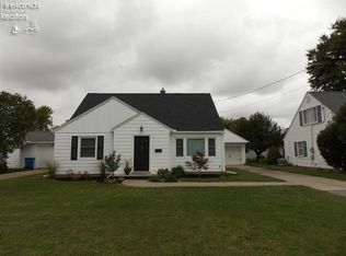 718 Clinton St, Pt Clinton, OH 43452