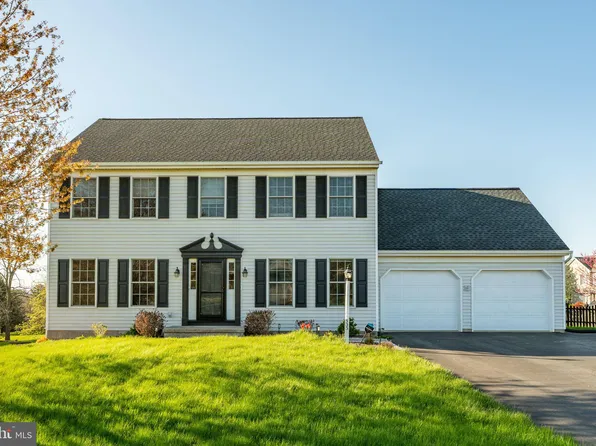 533 Spring Hollow Dr, New Holland, PA 17557