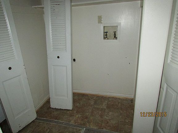 4th image of 429 Woodcreek Dr APT 4