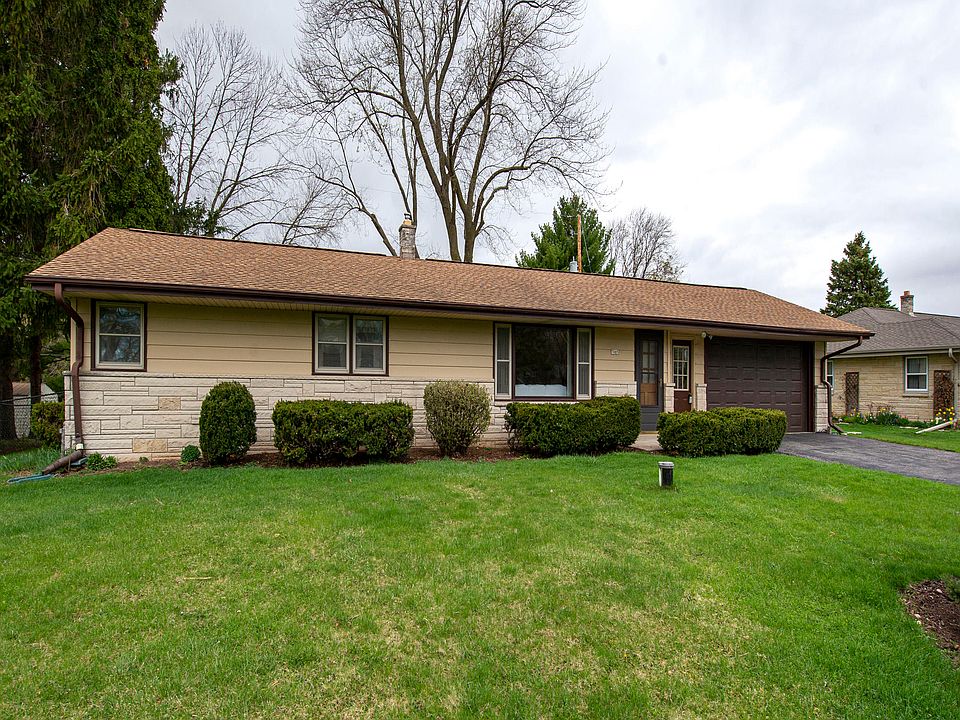 1st image of 7085 N Park View Dr
