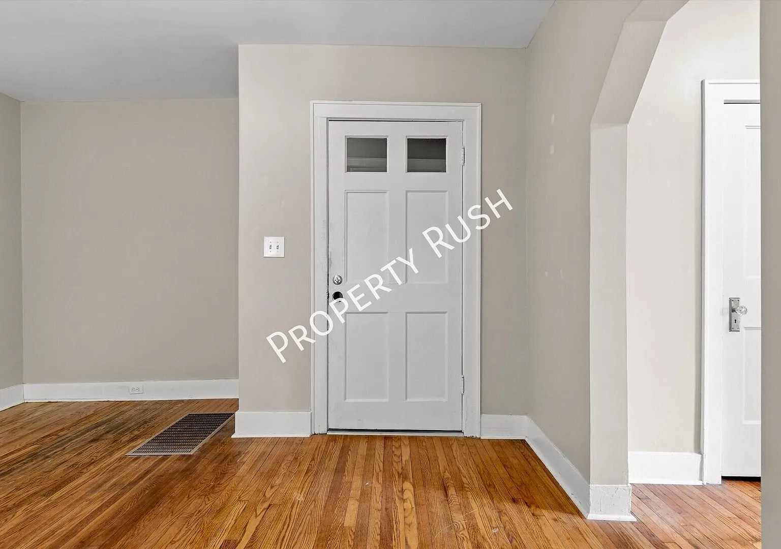 525 E Manning St. "3" - 1 bed/1 bath rental unit in North Shore! $1,650/mo. — Photo 3