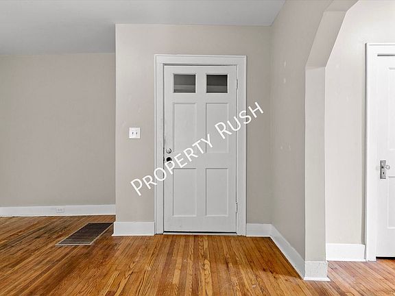 4th image of 525 E Manning St #3