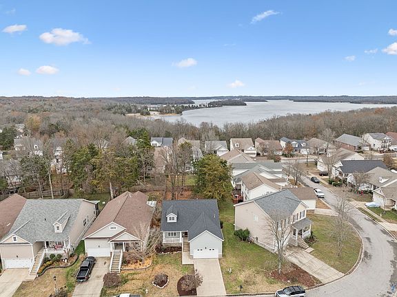 3rd image of 420 Stone Chimney Ct