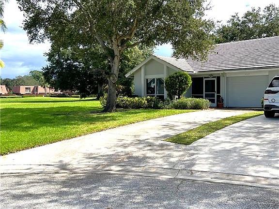2nd image of 3319 SW Villa Pl