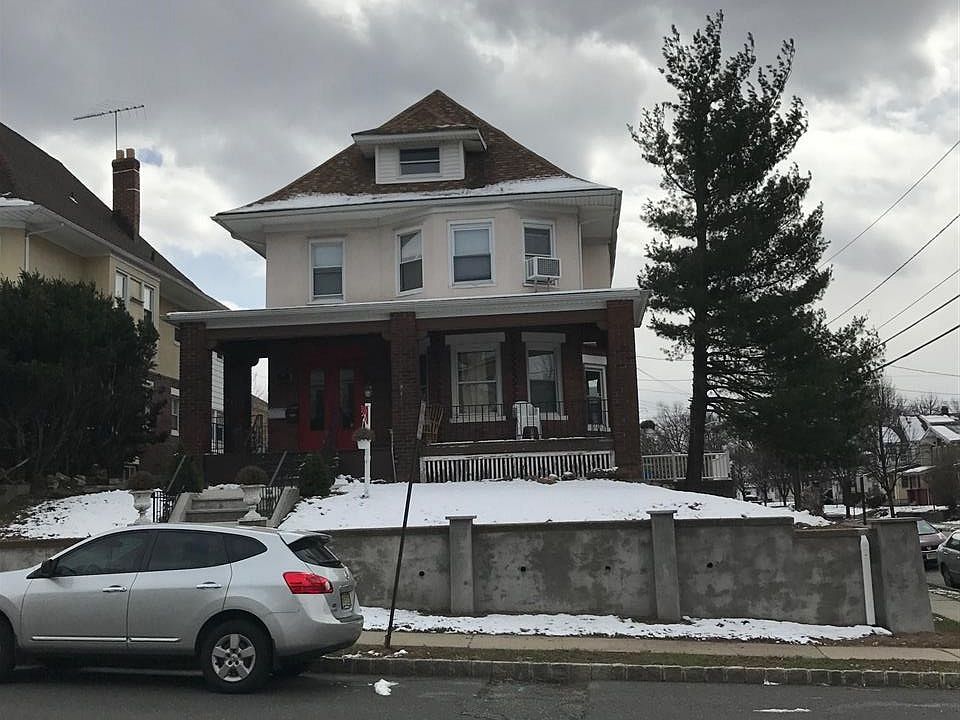 1st image of 67 Rossmore Pl