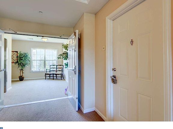 4th image of 124 Creekside Dr Unit 8