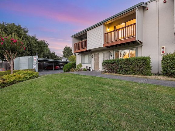 4th image of 1029 Golf Course Drive